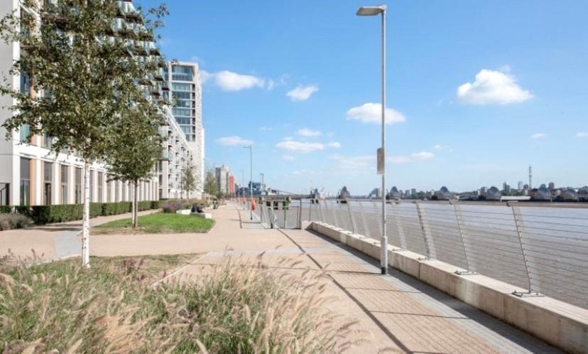 Large Double Room Overlooking The Thames Λονδίνο Εξωτερικό φωτογραφία