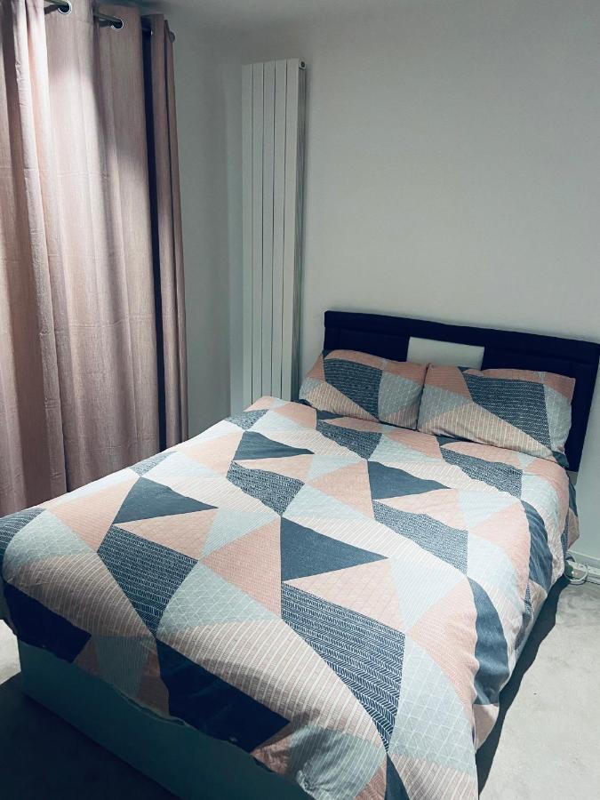 Large Double Room Overlooking The Thames Λονδίνο Εξωτερικό φωτογραφία
